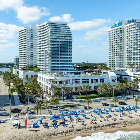 Luxury Corner 1 Bedroom W Residence With Fantastic Intercoastal Views, Pool & Hot Tub